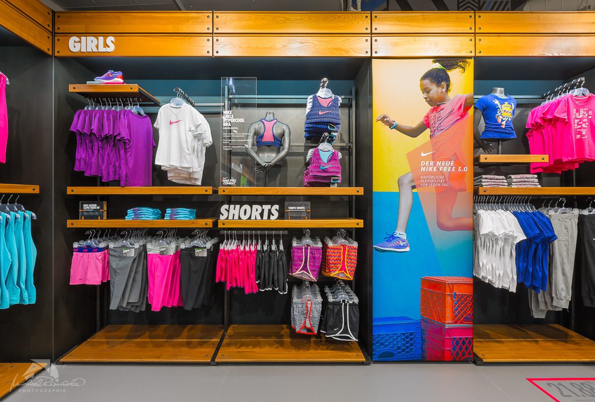 Shop-in-Shop-Nike-Store_RP_1034_Copyright-by-Michael-Raubold-Photographie